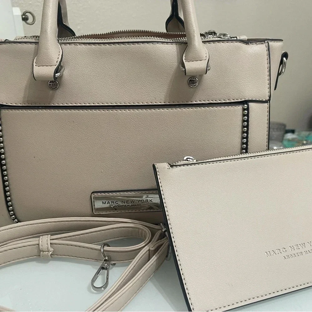Marc New York Handbag 3 in 1 (handbag, crossbody and wristlet) - Picture 1 of 16